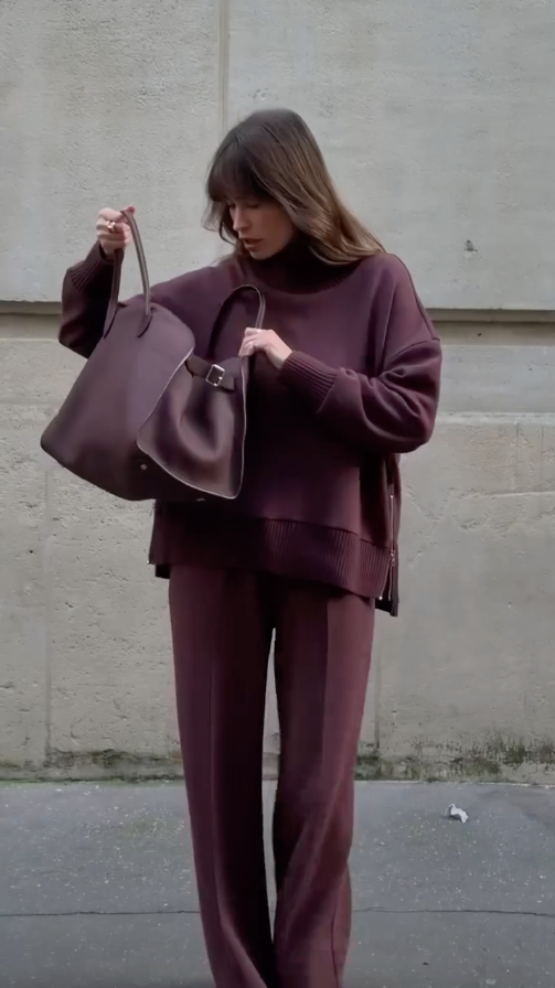Echoarchiv | Bequemes Damen Satz mit Strukturiertem SwEchoarchivtshirt und Hose