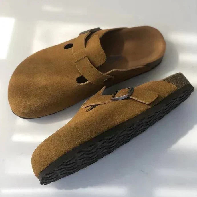 Echoarchiv | Lässige Wildlederclogs Mit Schnallenriemen Für Herren