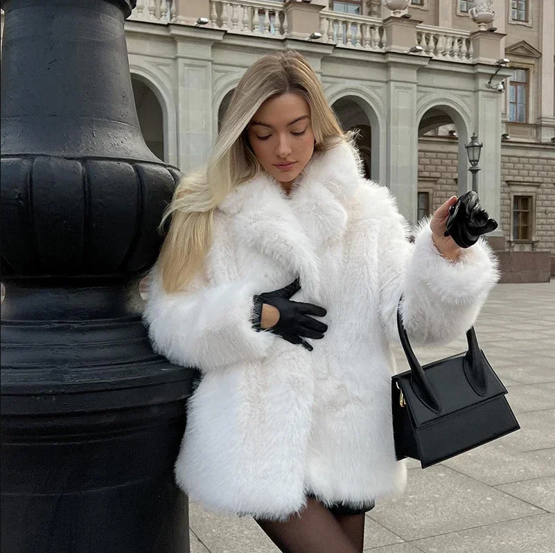 Luxuriöse Jacke Aus Weichem Kunstfell für Damen – Avérine