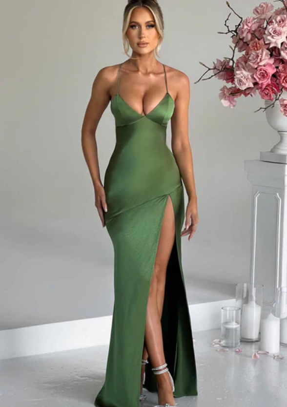 Damen Maxikleid mit Elegantem Halterneck-Design und Figurformendem Schnitt Echoarchiv