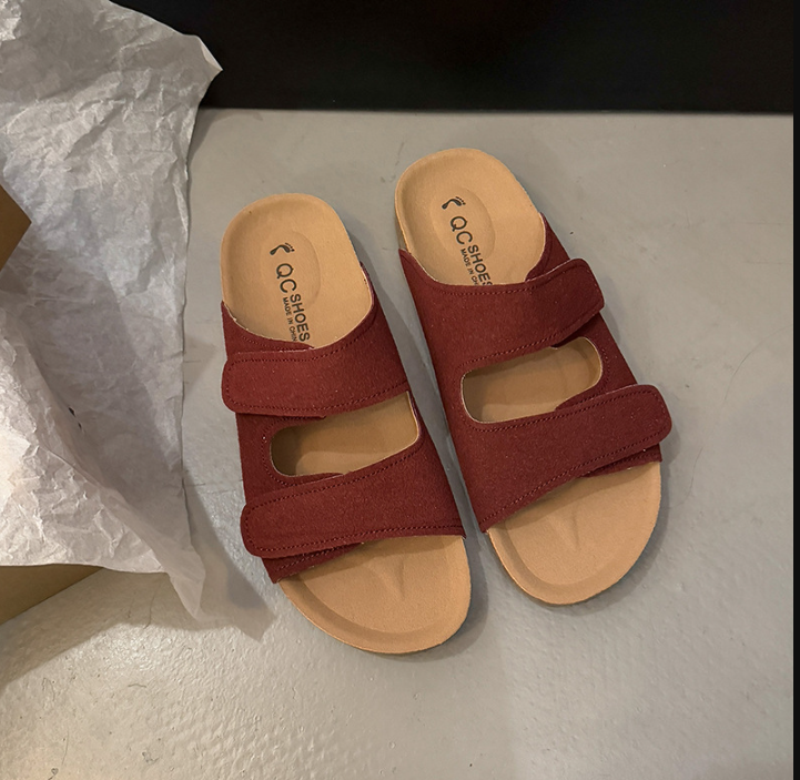 Echoarchiv | Orthopädische Sandalen mit Klettverschluss