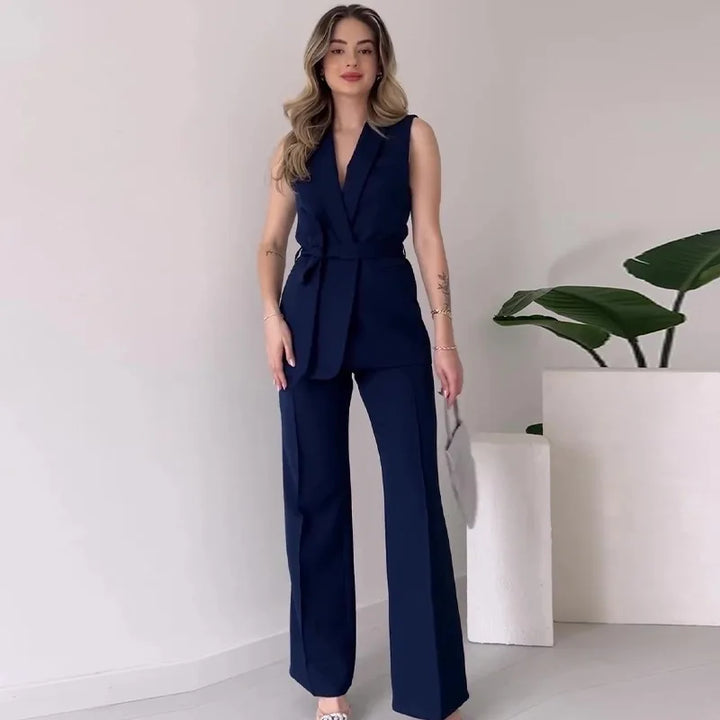 Ärmelloser Blazer-Anzug Taillierte Passform Wickel-V-Ausschnitt Weite Hose – Avérine