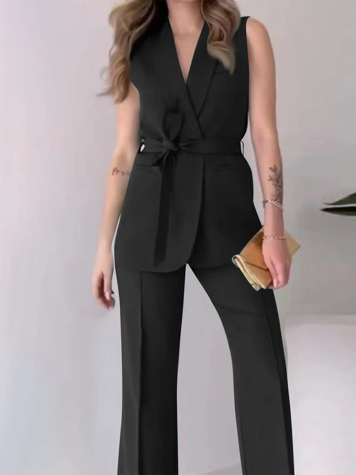 Ärmelloser Blazer-Anzug Taillierte Passform Wickel-V-Ausschnitt Weite Hose – Avérine