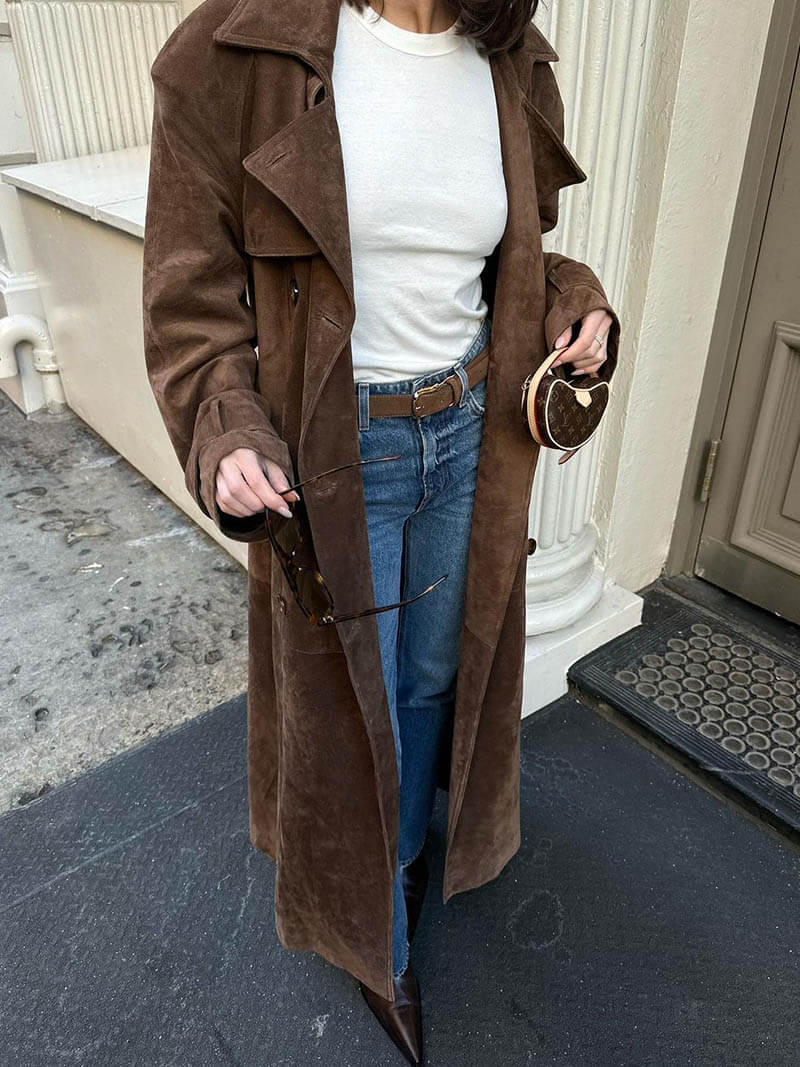 Echoarchiv | Zeitloser Wildleder-Trenchcoat für Einen Eleganten Flair