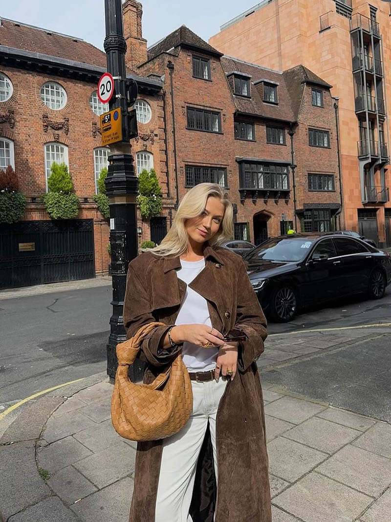 Echoarchiv | Zeitloser Wildleder-Trenchcoat für Einen Eleganten Flair