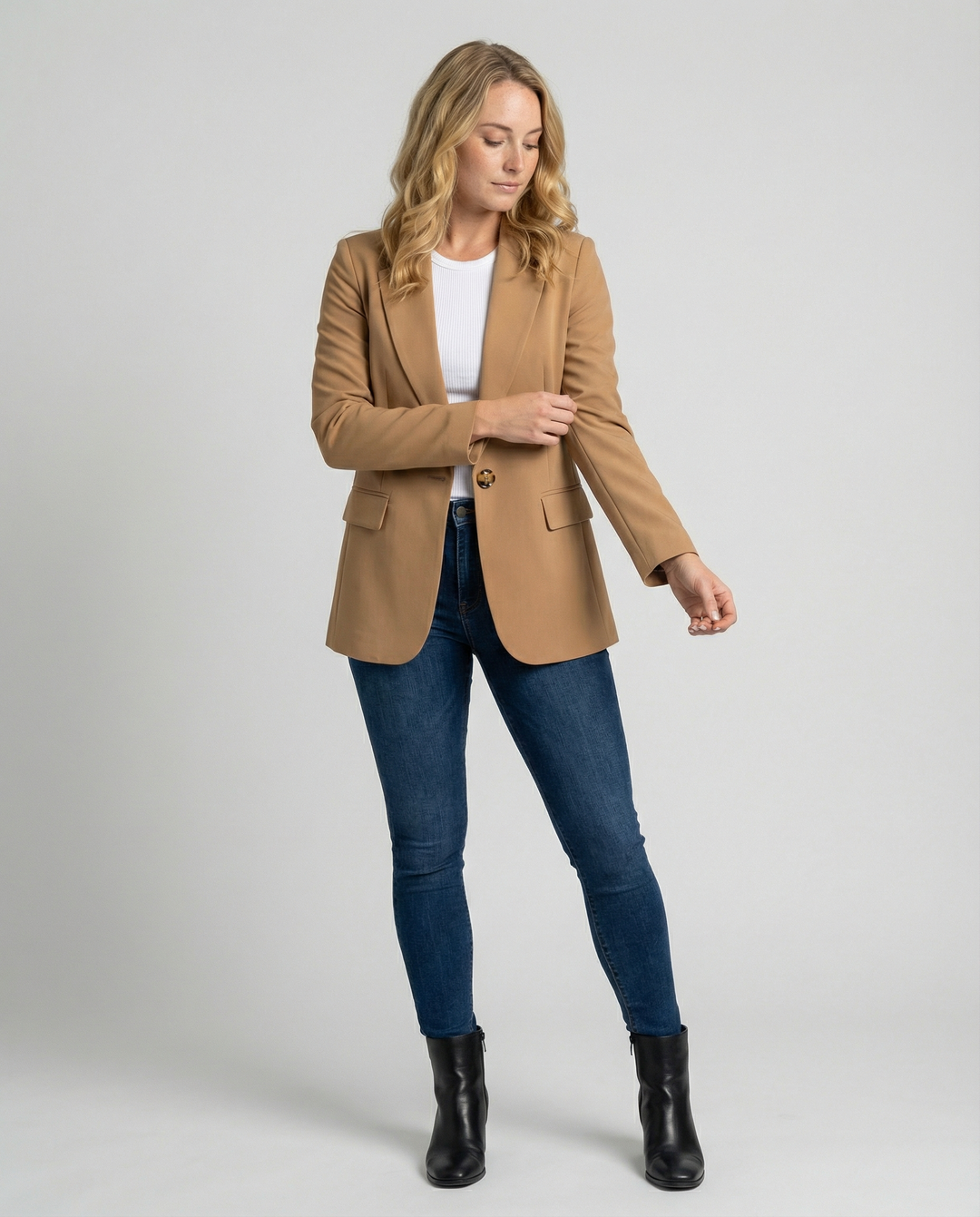 Damen Eleganter Blazer mit Perfekter Passform & Vielseitigem Stil | Echoarchiv