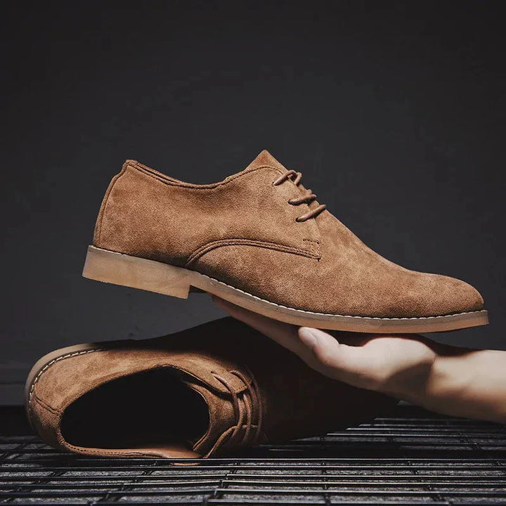 Schuhe aus Wildleder - Robert Echoarchiv