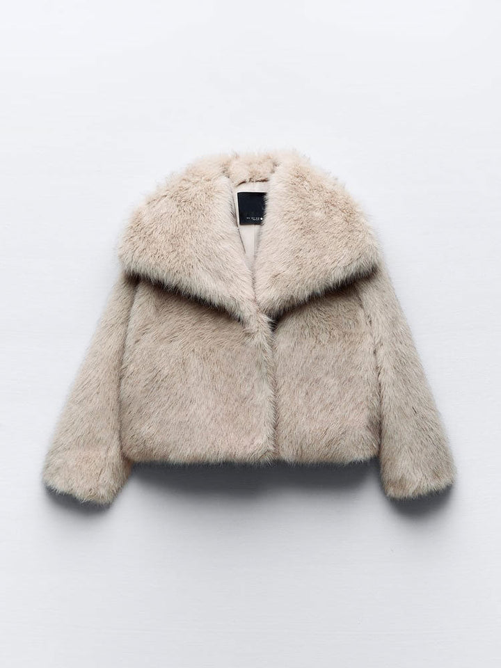 Echoarchiv | Warme Pelzjacke Für Damen In Stilvollem Design