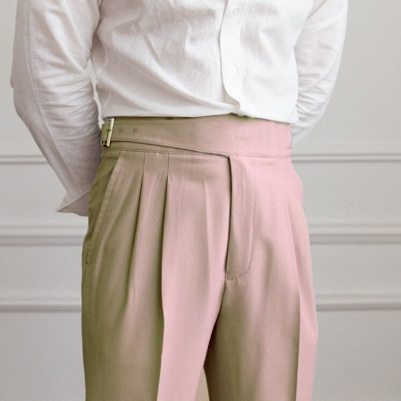 Echoarchiv Classic: Stilvolle Hose mit Schnalle
