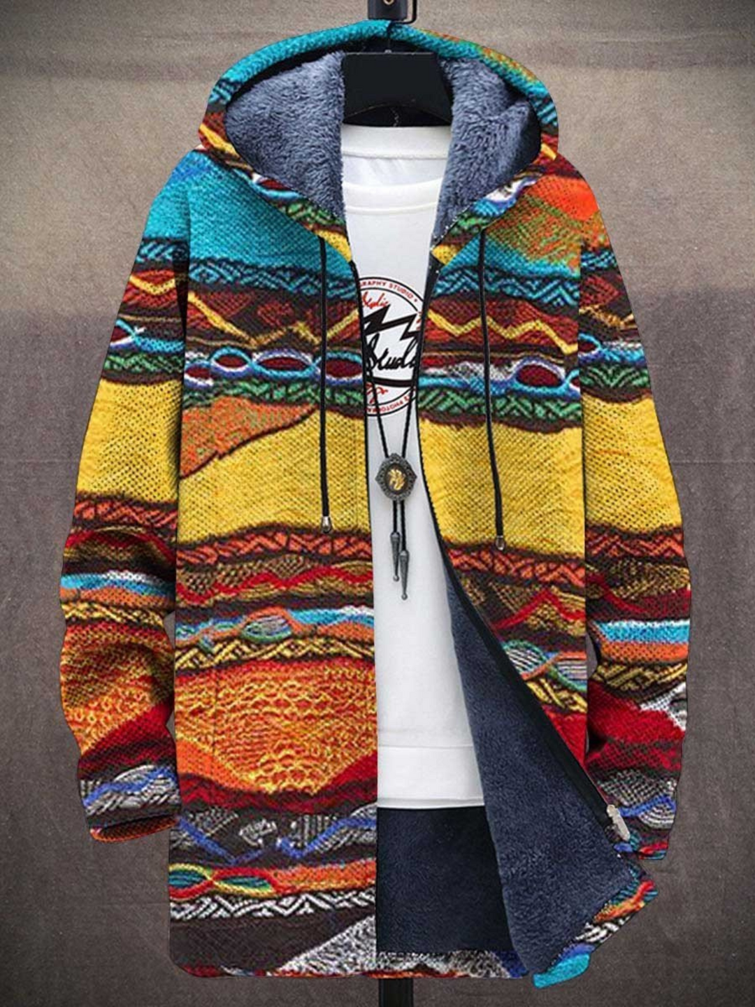 Echoarchiv | Elegante Designerjacke Mit Künstlerischem Druck