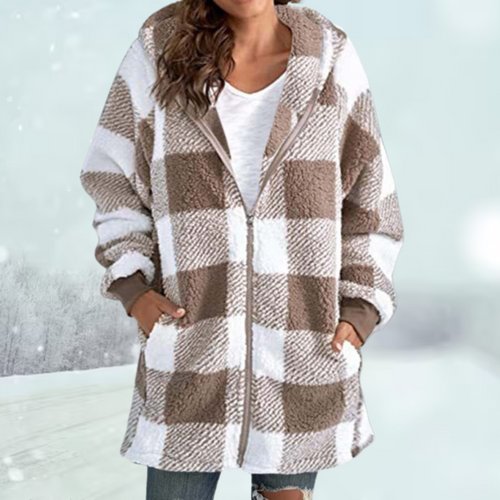 Echoarchiv | Gemütliche karierte Jacke mit Kapuze: Wintersaison 2024