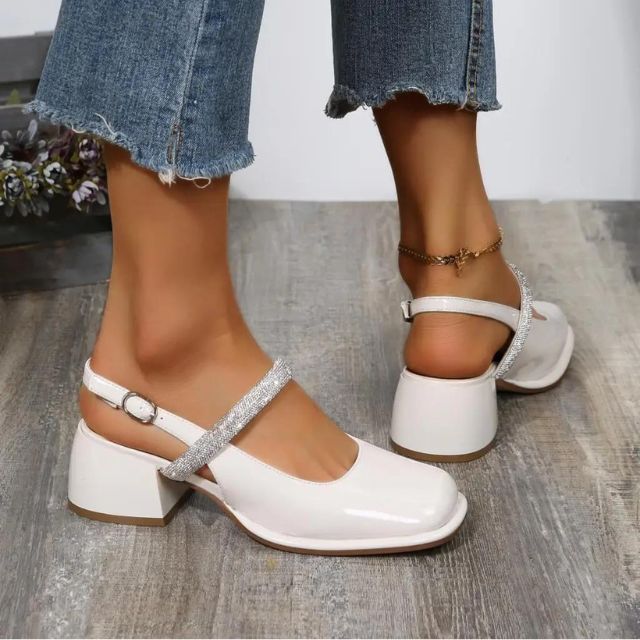 Glitzernde WeißlackPumps Echoarchiv