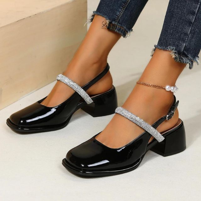 Glitzernde WeißlackPumps Echoarchiv