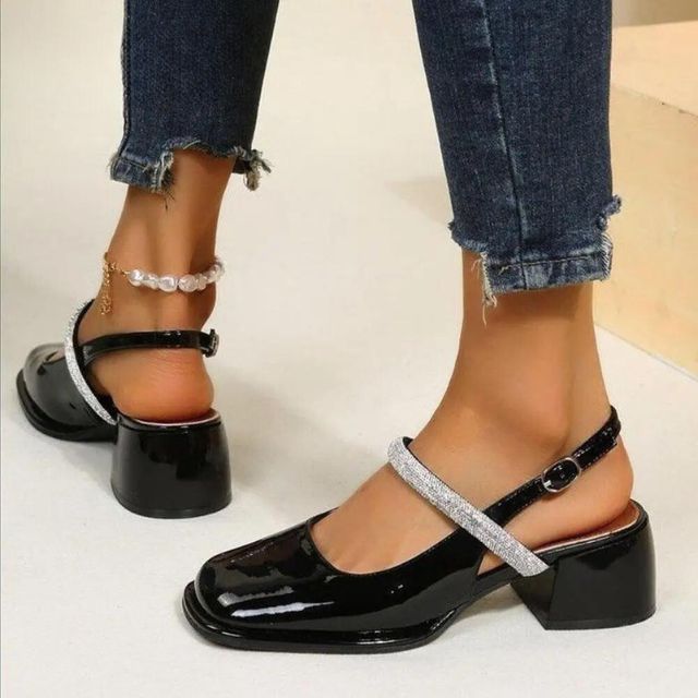 Glitzernde WeißlackPumps Echoarchiv