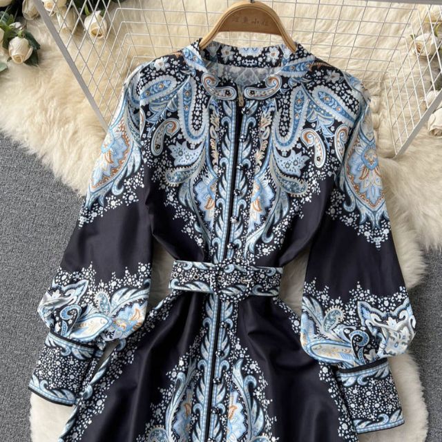 A-Linienkleid mit Gürtel und Blumenmuster