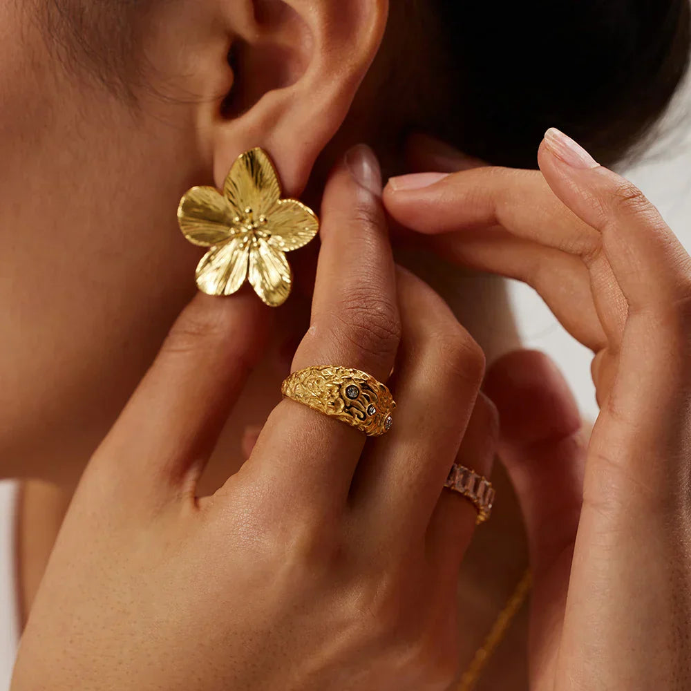 Echoarchiv | Elle Hypoallergene Vintage-Blumenstecker, 18K Vergoldet