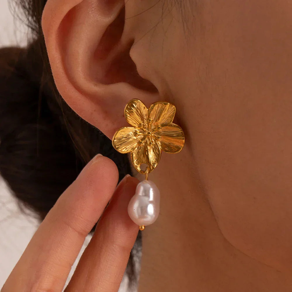 Echoarchiv | Elle Hypoallergene Vintage-Blumenstecker, 18K Vergoldet