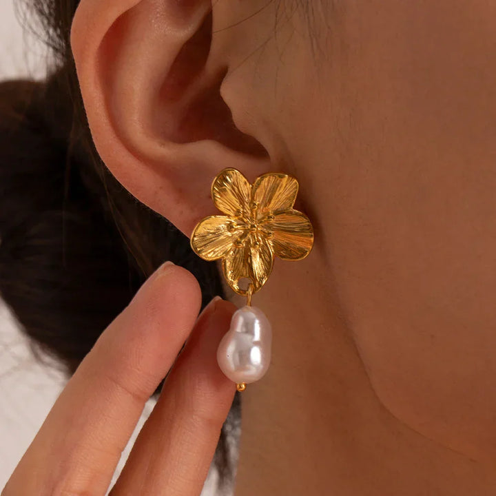 Echoarchiv | Elle Hypoallergene Vintage-Blumenstecker, 18K Vergoldet