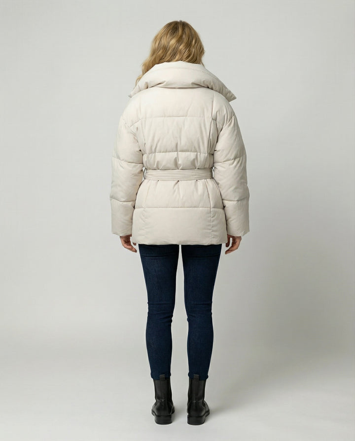 Taillierte Damen Winterjacke | Echoarchiv