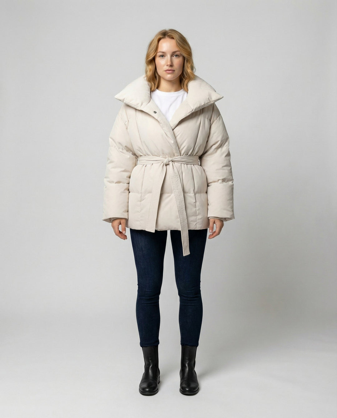 Taillierte Damen Winterjacke | Echoarchiv