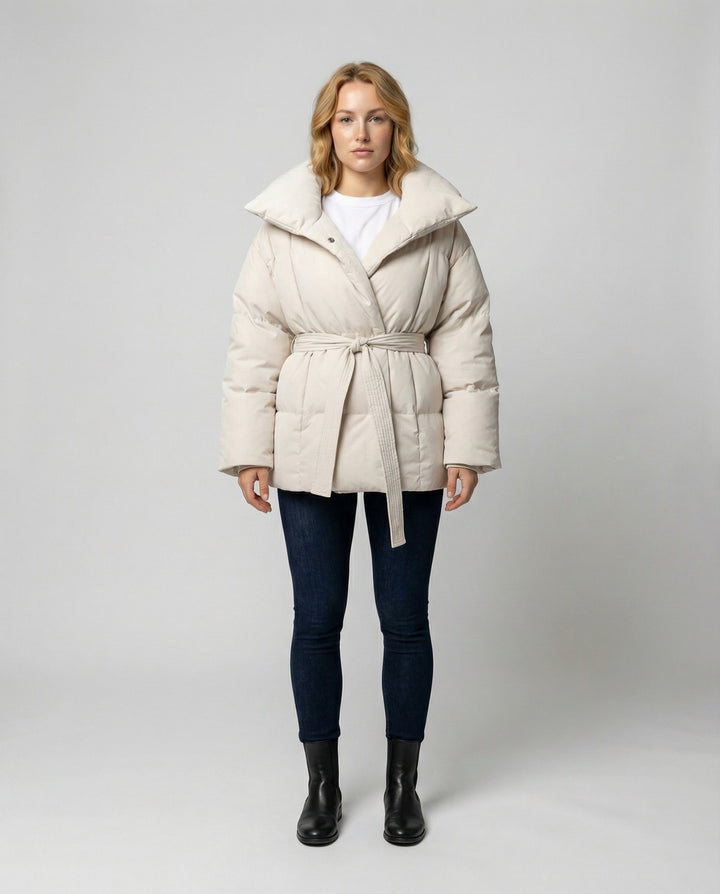 Taillierte Damen Winterjacke | Echoarchiv