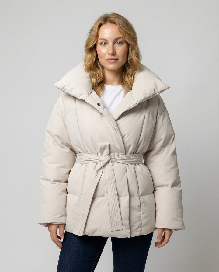 Taillierte Damen Winterjacke | Echoarchiv