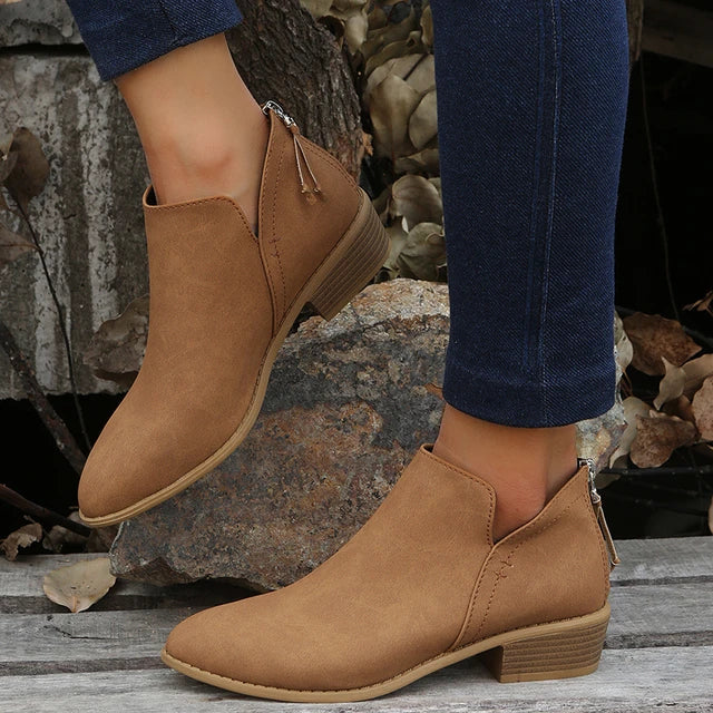 Modische Stiefelette