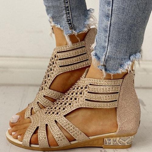 Echoarchiv - Orthopädische Sandalen mit niedrigem Absatz