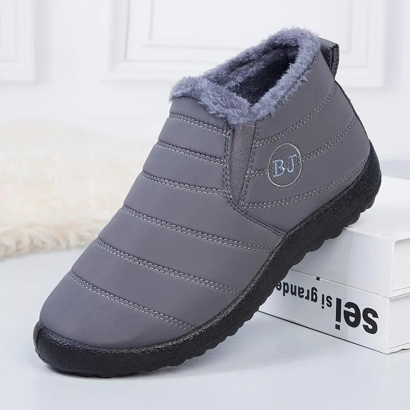 Echoarchiv | Wasserdichte Winterstiefel für Damen – Gemütliches & Rutschfestes Design