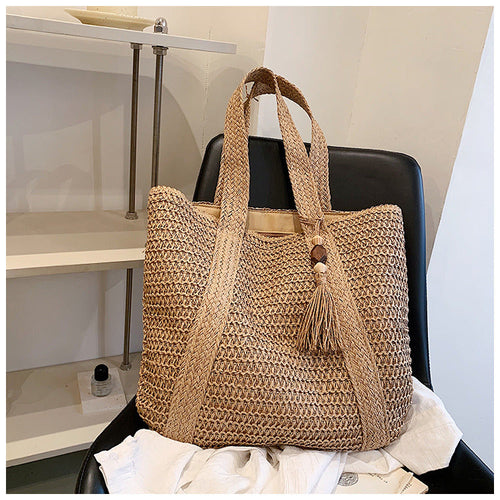 Echoarchiv | Sommertasche Aus Stroh mit Lässigem Design