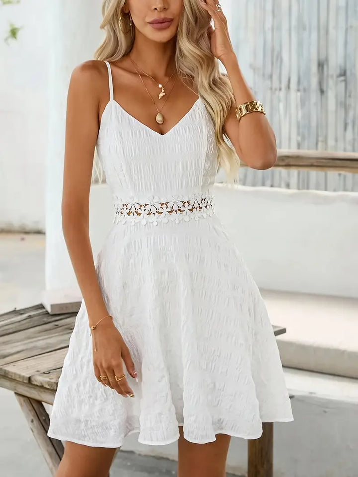 Echoarchiv | Elegantes Kleid Ohne Ärmel mit Spitze, Eng Anliegender Schnitt, A-Linie und Atmungsaktivität für Strand und Fest.