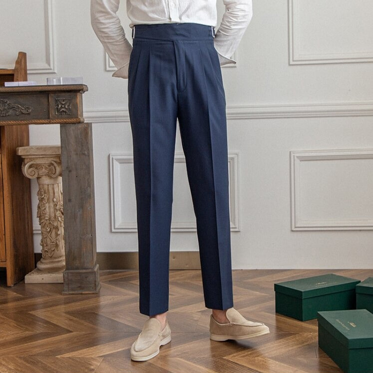 Echoarchiv Classic: Stilvolle Hose mit Schnalle