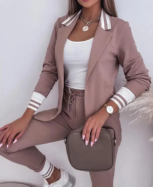 Echoarchiv | Damen Doppelreiher Blazer Hosenanzug