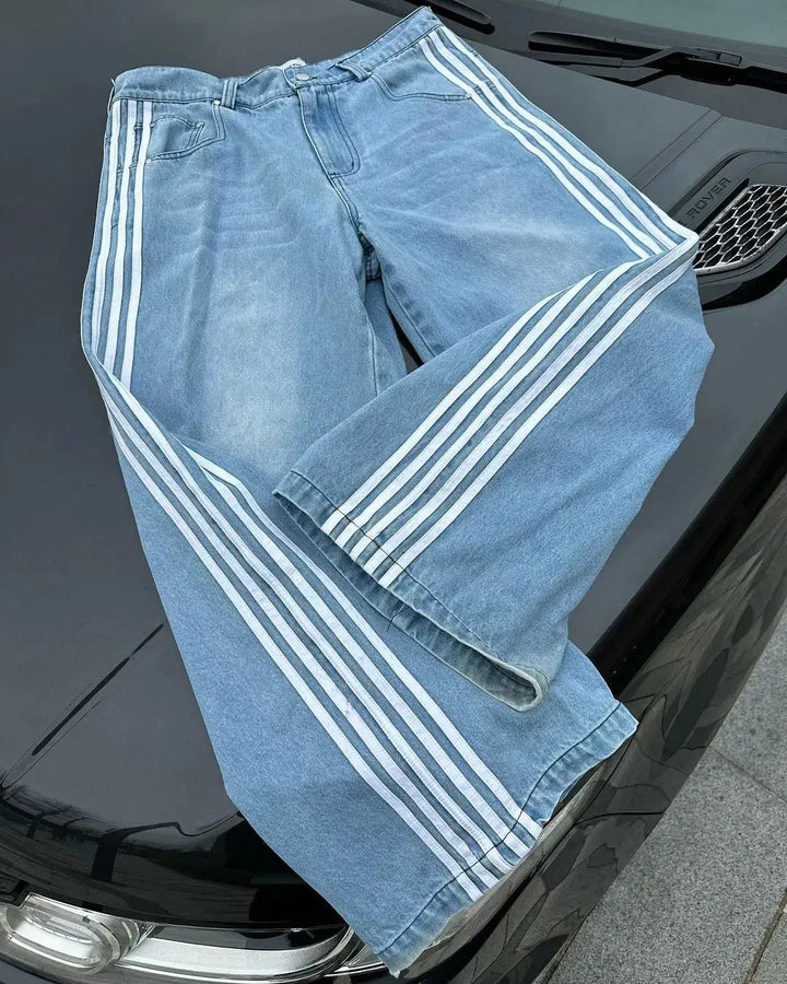Echoarchiv - Baggy-JEchoarchivns mit hoher Taille
