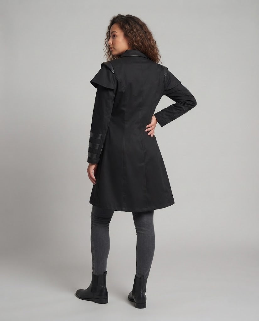 Damen Off-Shoulder Mantel mit voluminösen Ärmeln und dekorativen Akzenten Echo Archiv
