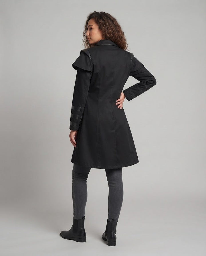 Damen Off-Shoulder Mantel mit voluminösen Ärmeln und dekorativen Akzenten Echo Archiv