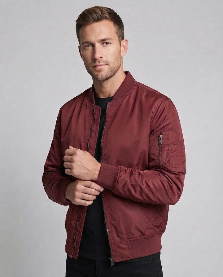 Herren Nylon-Bomberjacke im Pilotenstil mit Ärmeltasche, Rippbündchen und leichter Thermofütterung Echoarchiv