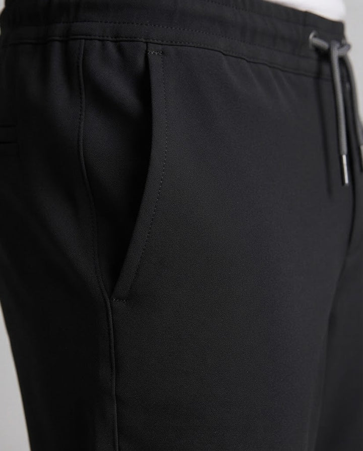 Männliche sportliche Freizeitpants mit Bündchen Echoarchiv