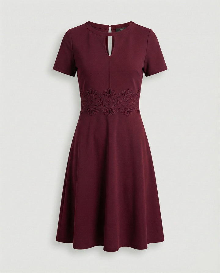 Blaues Kleid mit Kontrastierender Spitze und Akzentuierter Taille