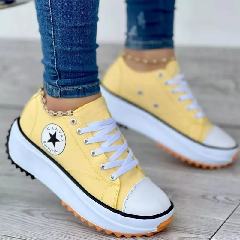 Echoarchiv | Orthopädische Schuhe, Schnürsenkel, dicke Sohle