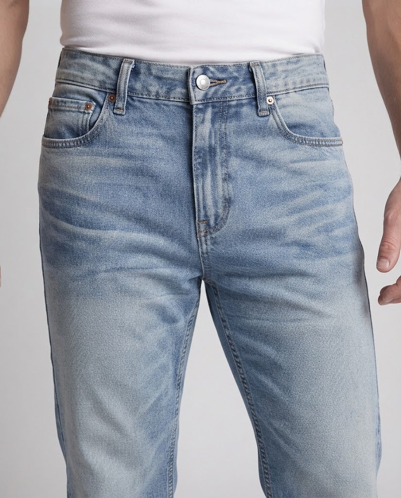 Herren Weit geschnittene Stonewashed-Denim-Jeans mit bodenlangem Saum und markanten Falten Echo Archiv