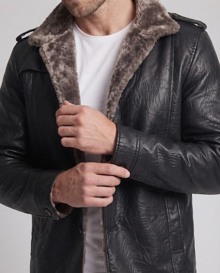 Herren Kunstleder‑Pilotenblouson mit Teddyfleece‑Innenlage und Schulterepauletten Echoarchiv
