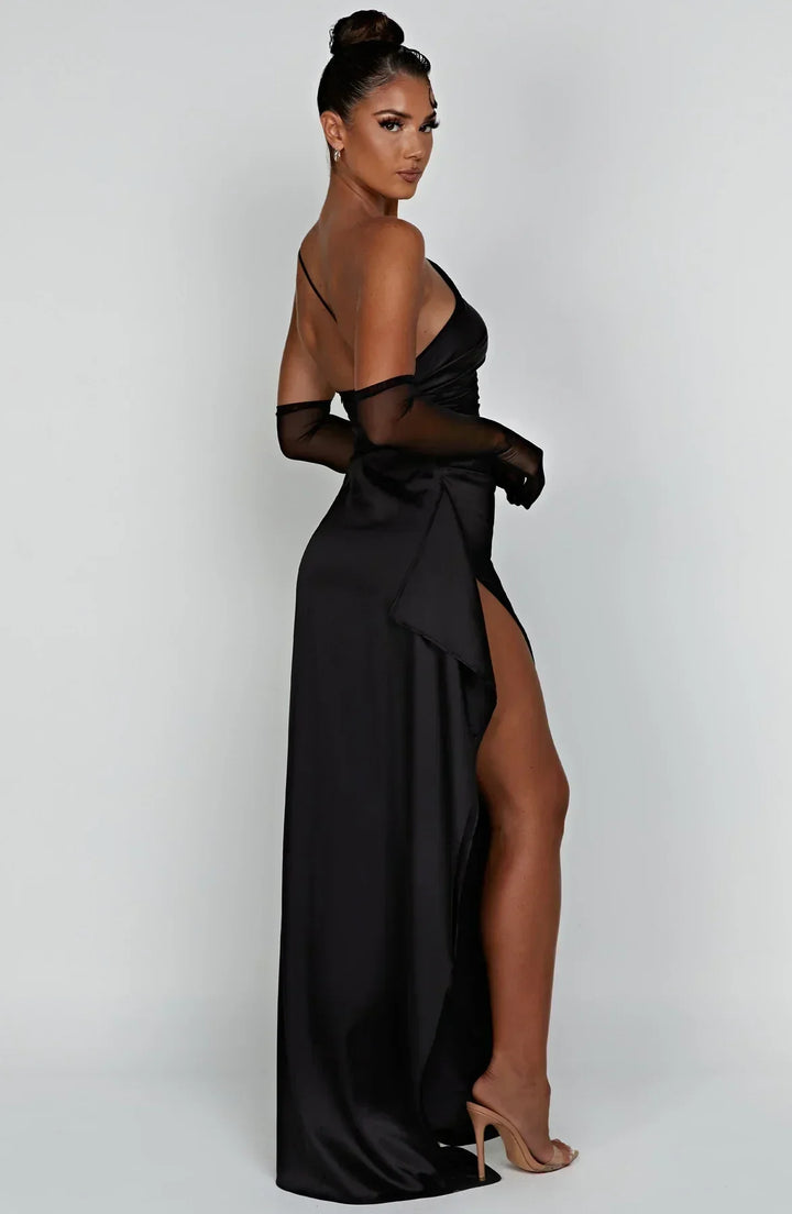 Echoarchiv | Elegantes Ein-Schulter-Kleid mit Schlitz