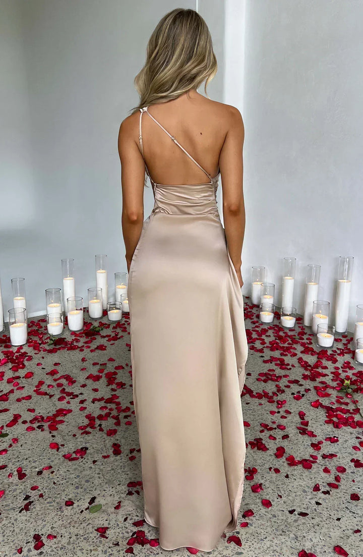 Echoarchiv | Elegantes Ein-Schulter-Kleid mit Schlitz