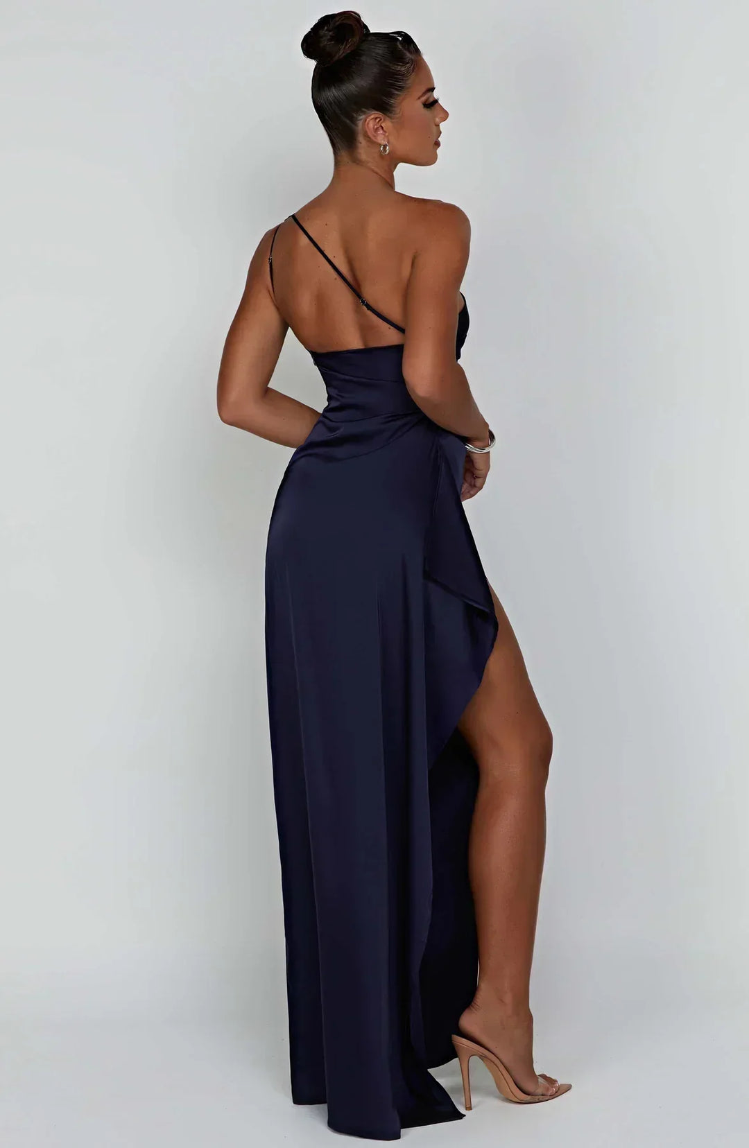 Echoarchiv | Elegantes Ein-Schulter-Kleid mit Schlitz