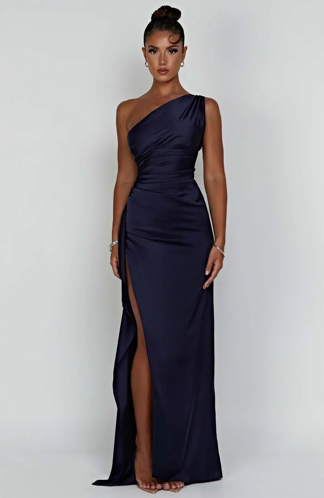 Echoarchiv | Elegantes Ein-Schulter-Kleid mit Schlitz