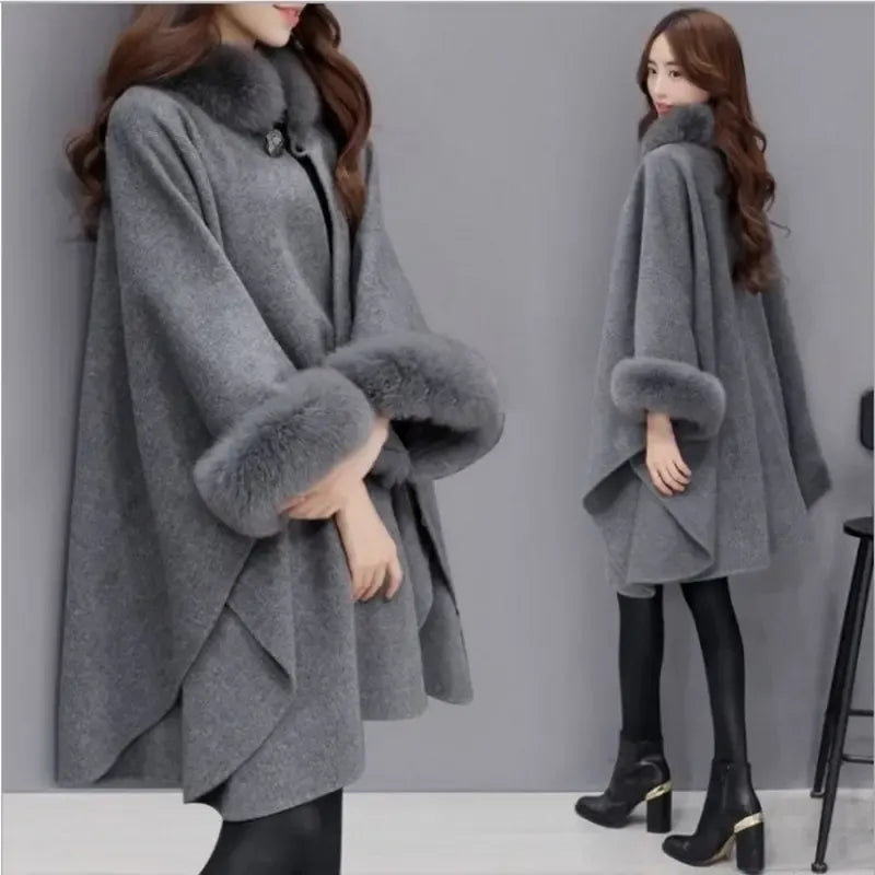 Echoarchiv | Cape-Jacke - eleganter Damen-Cape mit Kunstpelz-Besatz