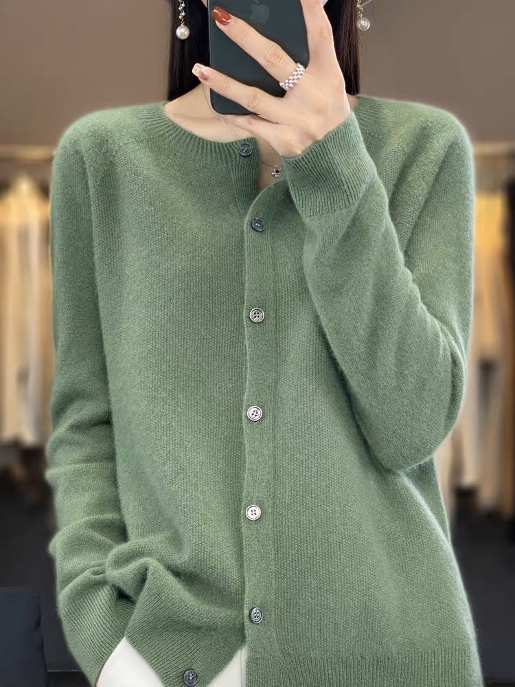 Echoarchiv | Merino Wollstrickjacke mit Rundhalsausschnitt und Langen Ärmeln