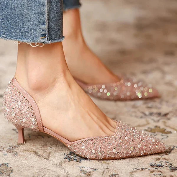Echoarchiv | Stilvolle Schuhe mit Spitzer Zehe und Mittlerem Absatz mit Glitzeroberfläche