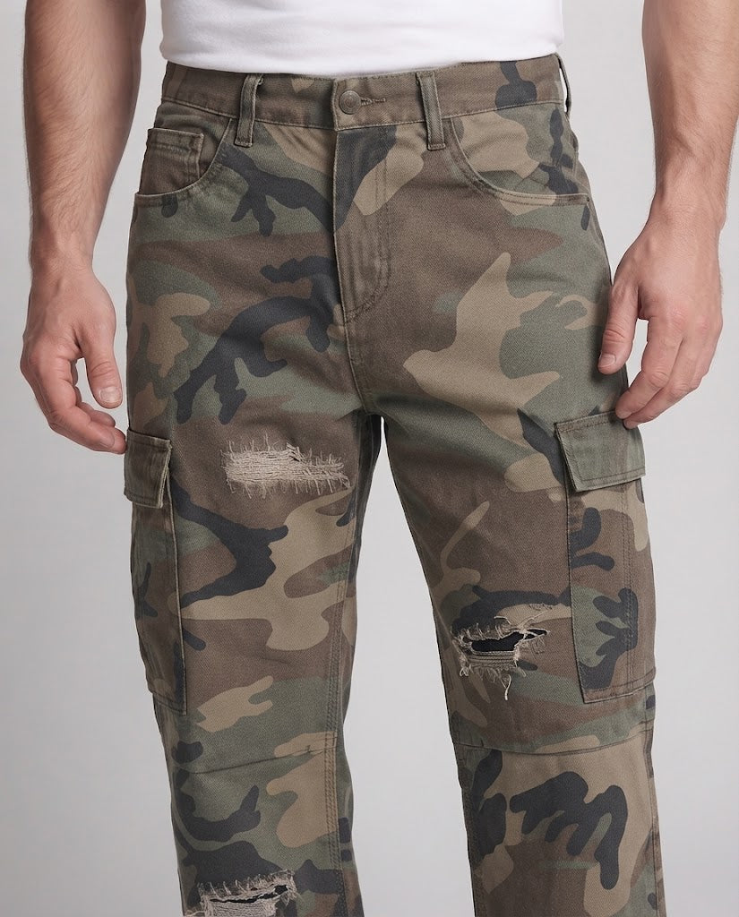 Herren Camouflage-Cargo-Pant im Baggy-Workwear-Look mit Destroyed-Details Echo Archiv